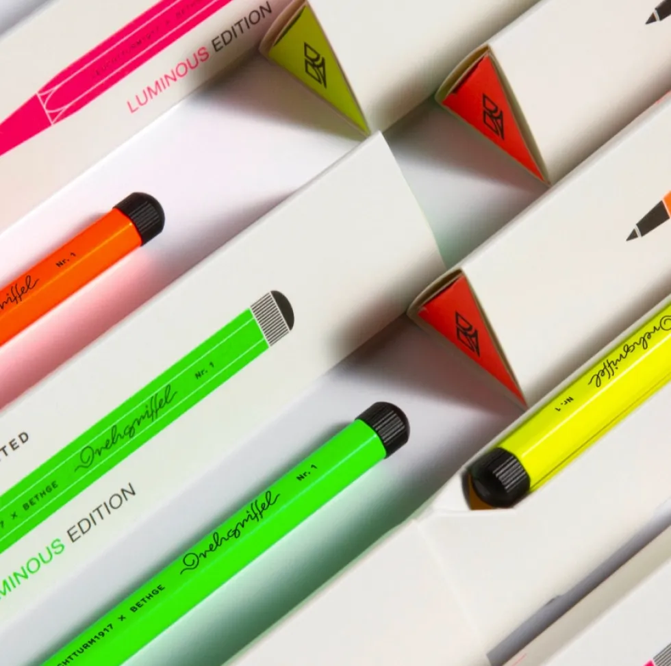 Długopis Drehgriffel Nr. 1 Luminous Limited Edition - Leuchtturm1917 - Pink