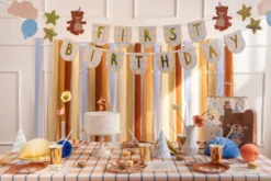 Girlanda First Birthday z misiami - 13 x 255 cm