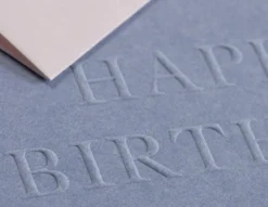 Kartka okolicznościowa A6 - Gmund - Blind Stamp Happy Birthday