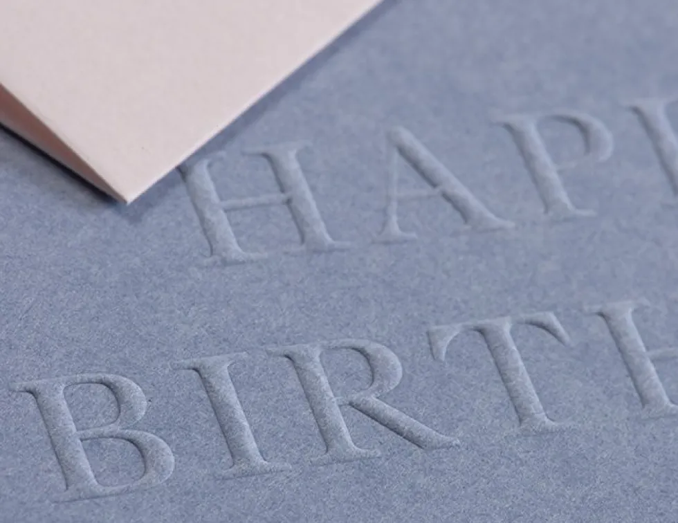Kartka okolicznościowa A6 - Gmund - Blind Stamp Happy Birthday