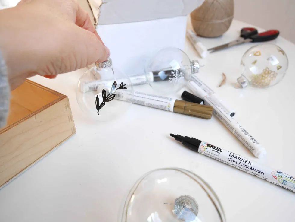 Marker dekoracyjny Gloss Paint - Kreul - cienki, White, 1-2 mm