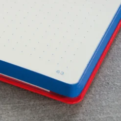 Notatnik Bauhaus - Leuchtturm1917 - Royal Blue, w kropki, twarda okładka, A5