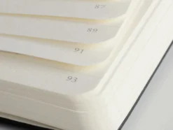 Notatnik Master A4+ - Leuchtturm1917 - w kropki, czarny, 100 g/m2
