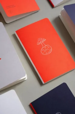 Notes gładki kieszonkowy Planeta Grzyb - Papierniczeni - 30 ark.