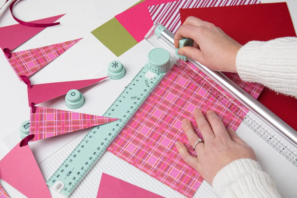 Tablica do bigowania z trymerem Making Tool - Sizzix - 42 x 35 cm